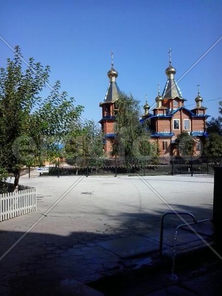  Пейзаж с храмом