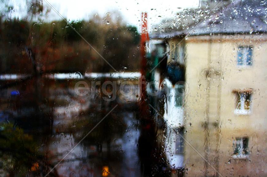 Пейзаж на фоне дождя