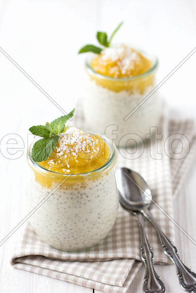 Кокосовый чиа пудинг с манго