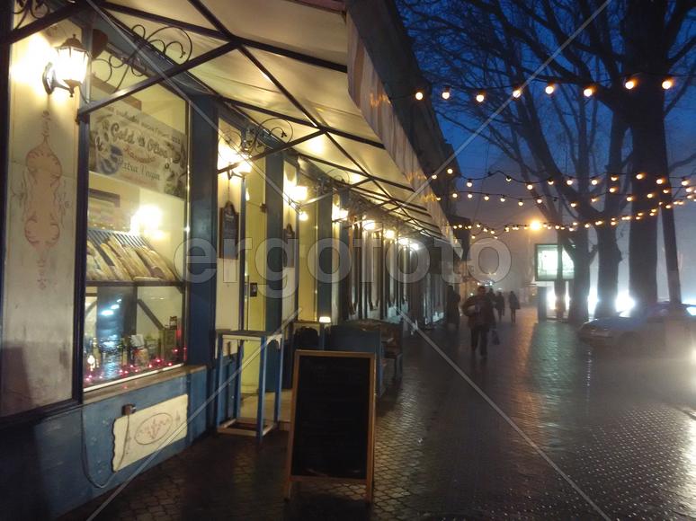 Улица в лавочками в Одессе.