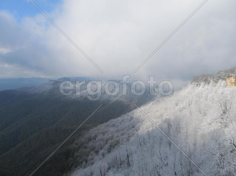 Вид на горы в снегу, Адыгея