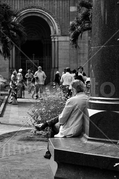 Туристы и местные жители