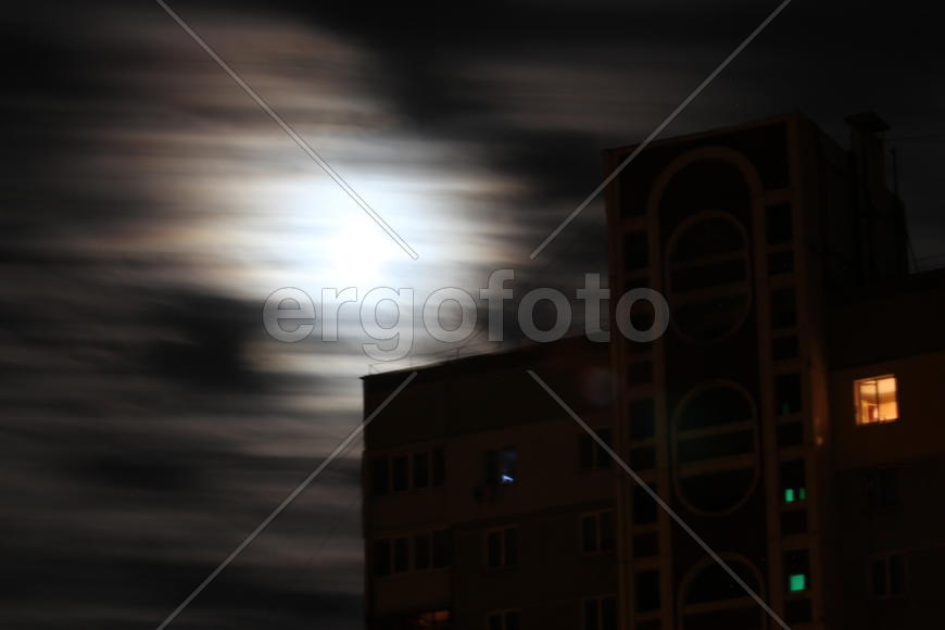 Полнолуние. Движение