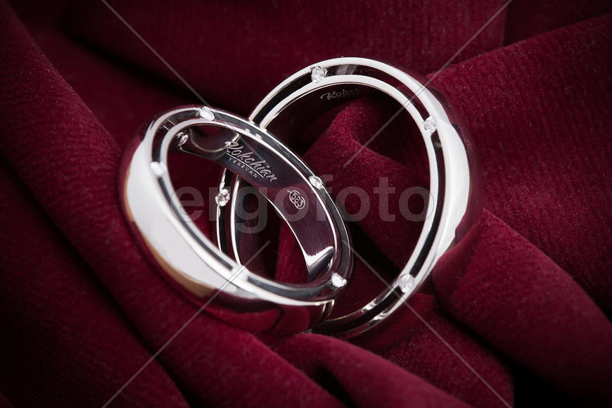 Пара свадебных колей