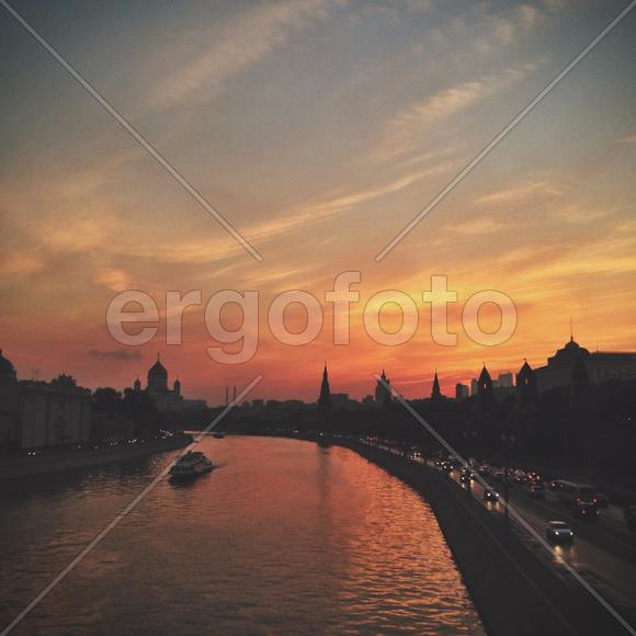 Processed with VSCOcam with t1 preset