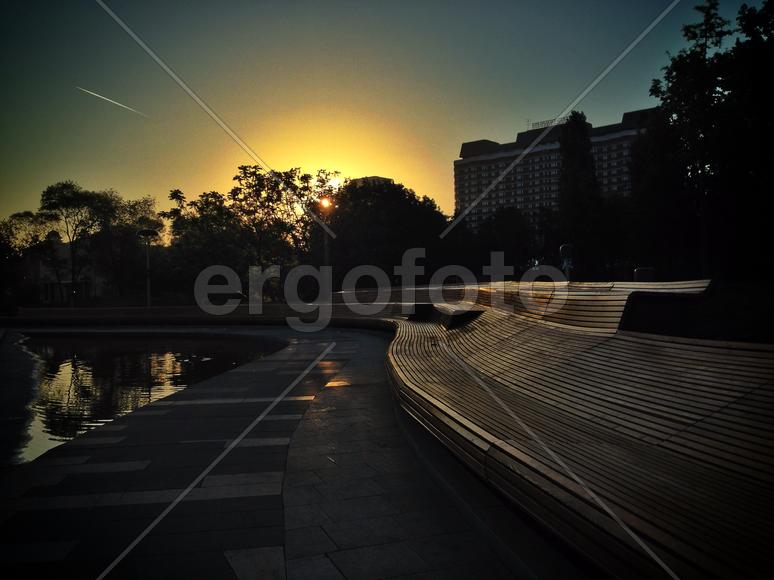 Рассвет на Крымской набережной