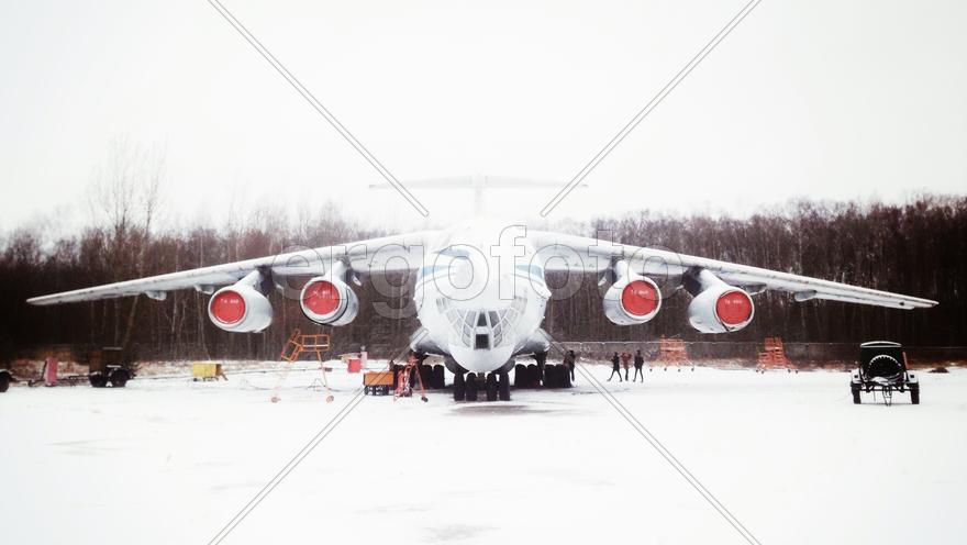 Стоянка устаревших самолетов