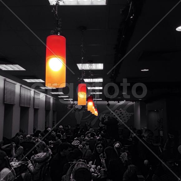 Освещение в Макдоналдсе на Третьяковской