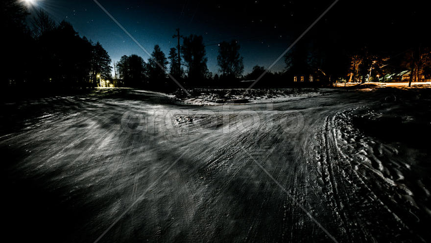 Зимний вечер. Развязка на дороге.