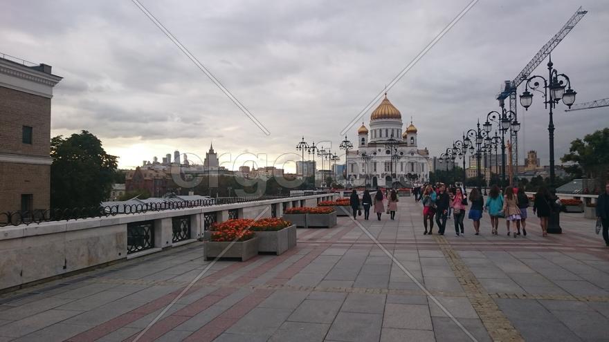 Вид с Патриаршего моста на Храм Христа Спасителя