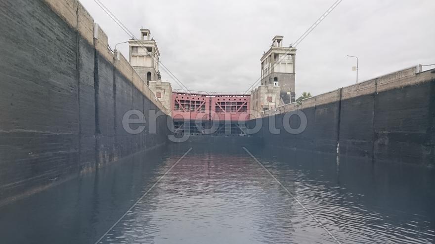 Шлюзовая камера