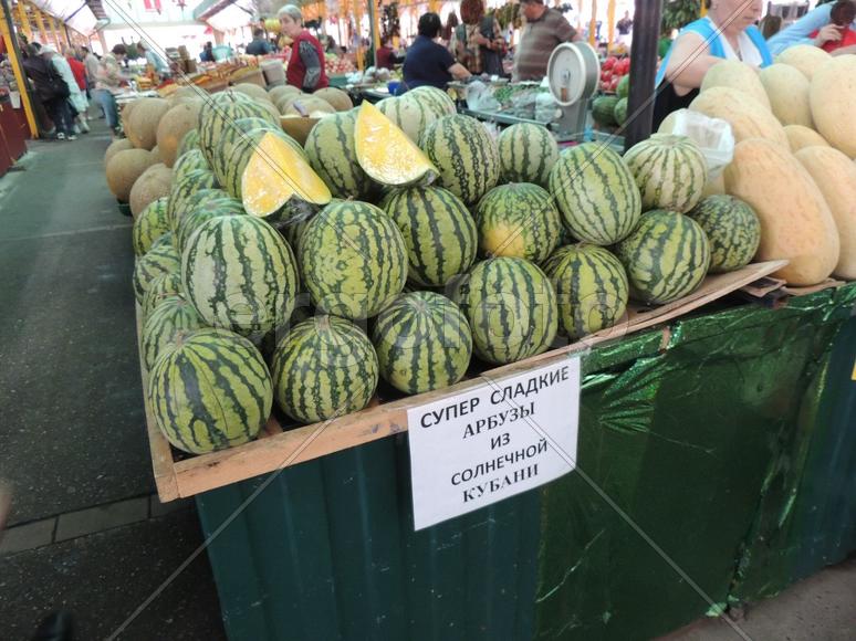 Арбузы жёлтые внутри