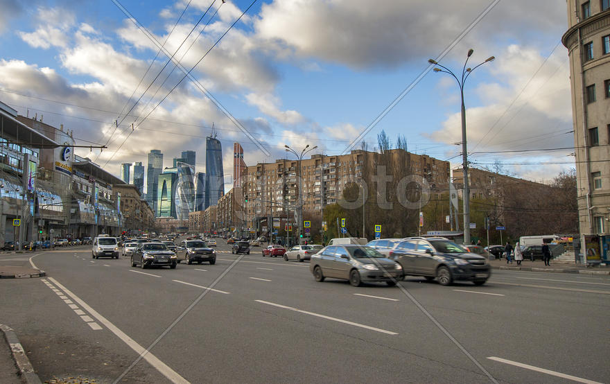 Автомобили на улицах Москвы