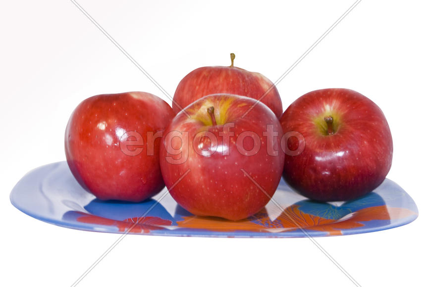 Красные яблоки