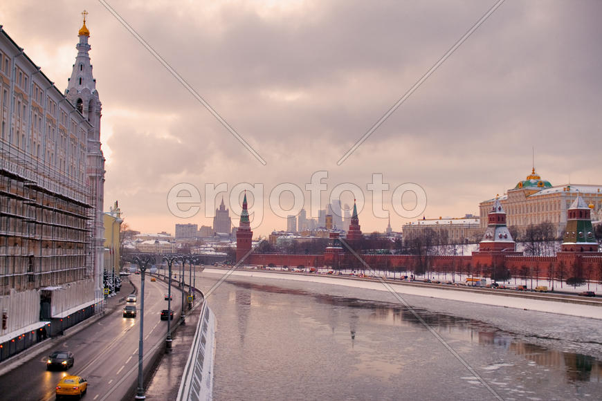 Теплый вечер в холодной Москве
