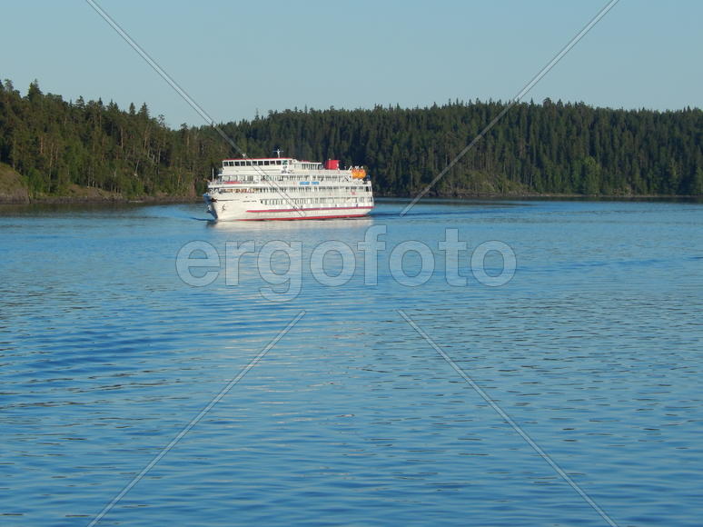 Теплоход на ладоге