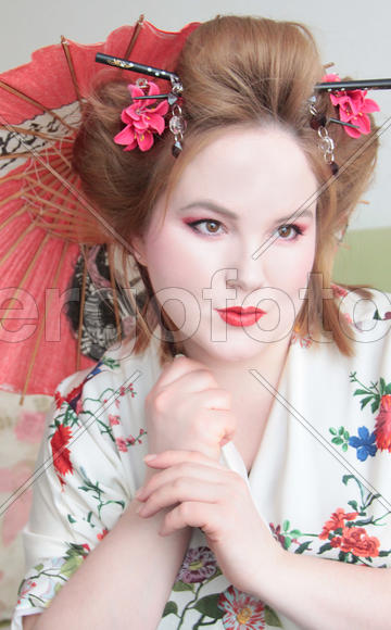японская девушка с зонтиком