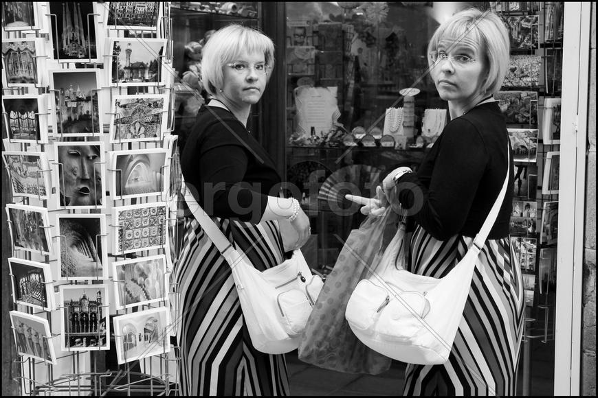 Сестры-близнецы