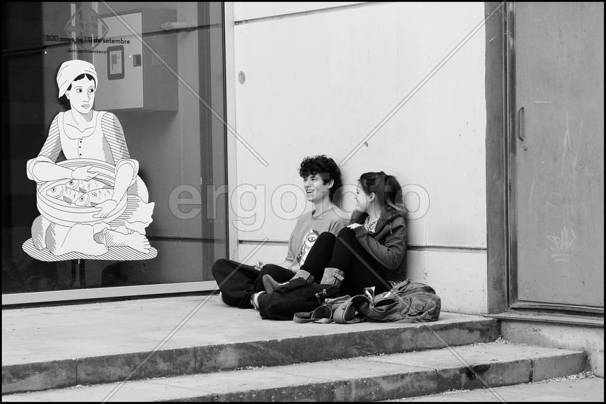 люди на асфальте