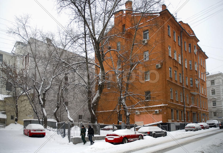 Дом из красного кирпича