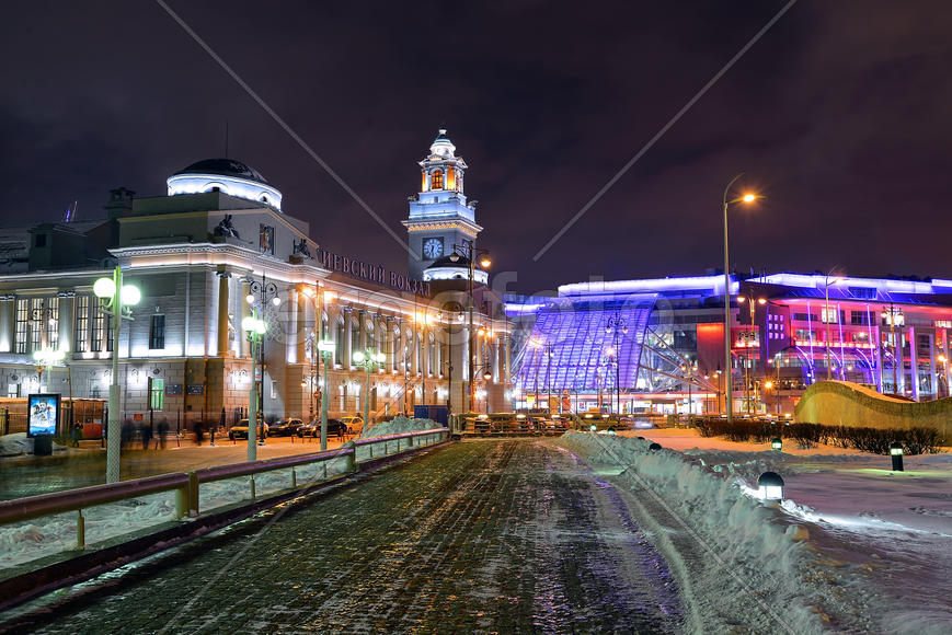 Вечерняя Москва. Киевский вокзал.