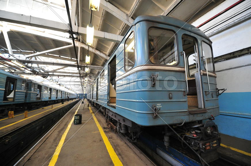 Мойка вагонов метро 28