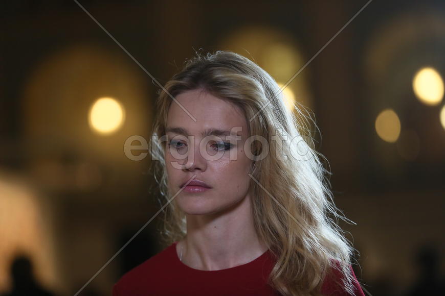 Наталия Водянова на благотвортиельном аукционе на арт-ярмарке Cosmoscow 