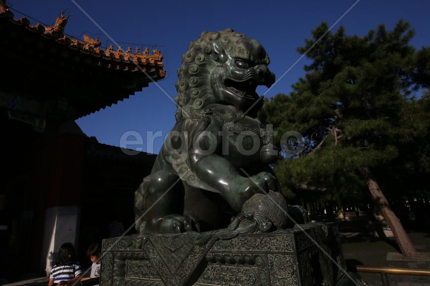 Пекин.  Летний императорский дворец.
