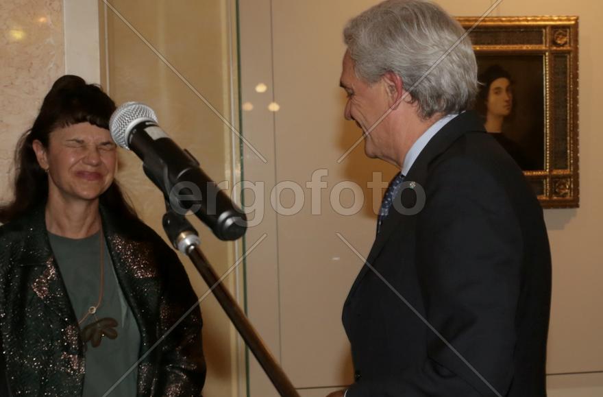 Выставка Рафаэля в резиденции посла Италии. 