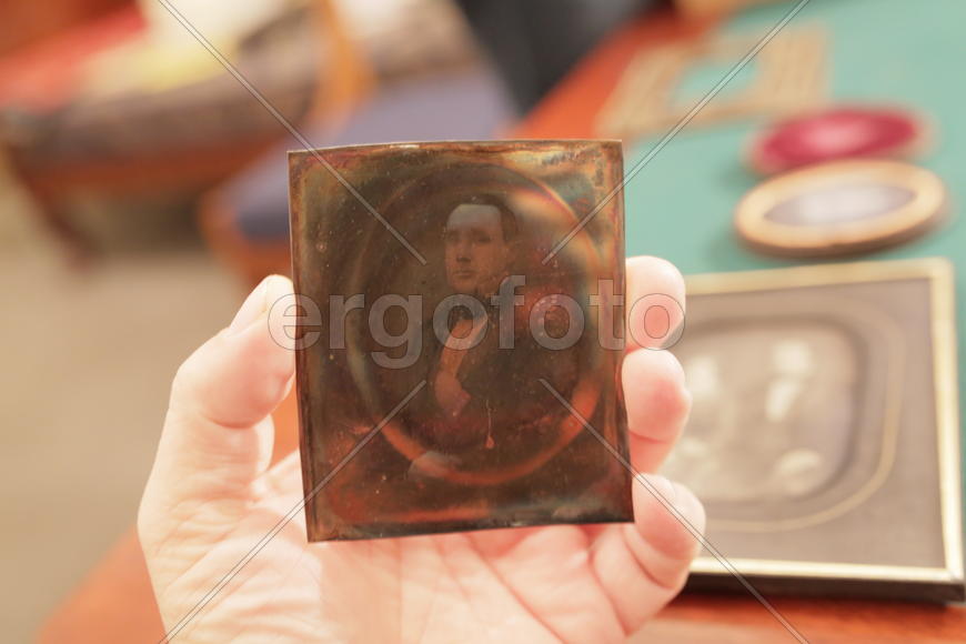 Коллекционер дагерротипов Александр Савинов. Старинная фотокарточка из коллекции 