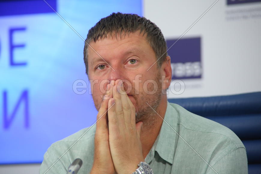 Евгений Кафельников