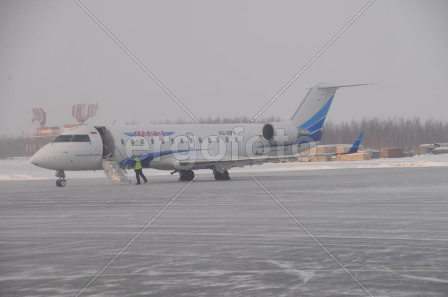 Аэропорт Салехард. Ямало-ненецкий  автономный округ. Город Салехард, поселок Лабытнанги. фото Сергей
