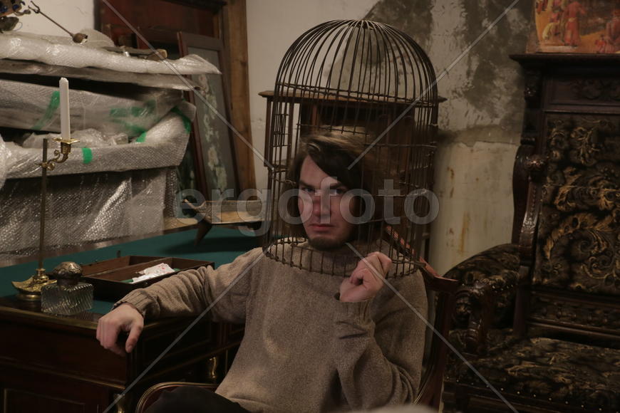 Художник и антиквар Ираклий Месхия