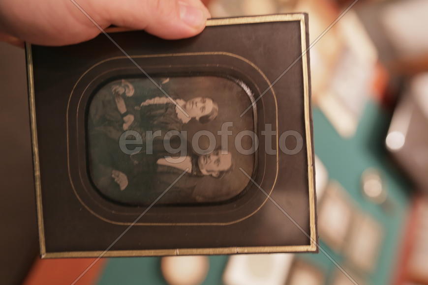 Коллекционер дагерротипов Александр Савинов. Старинная фотокарточка из коллекции 