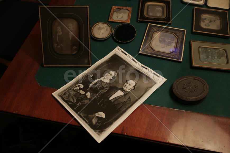 Коллекционер дагерротипов Александр Савинов. Старинная фотокарточка из коллекции 