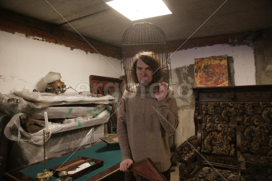 Художник и антиквар Ираклий Месхия