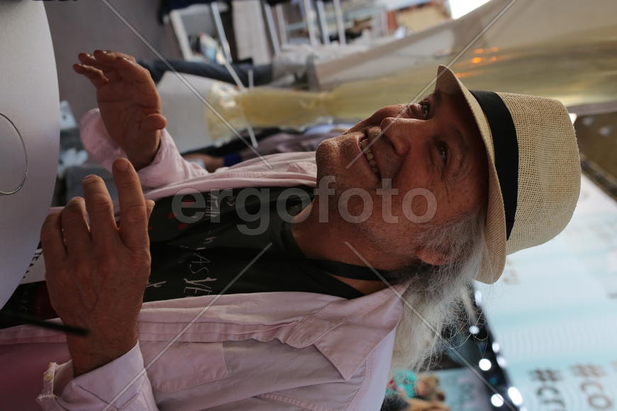 Америкаснкий художник Гэри Хилл