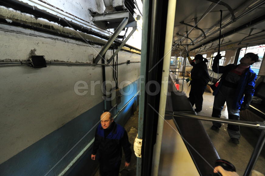 Мойка вагонов метро 27