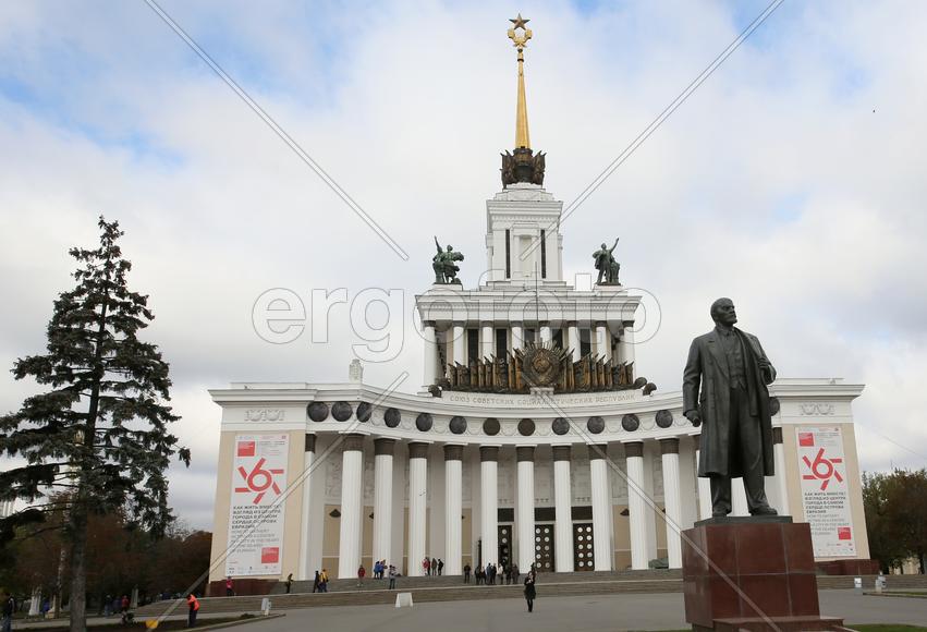 6-ая Биеннале современного искусства в Центральном павильоне ВНДХ