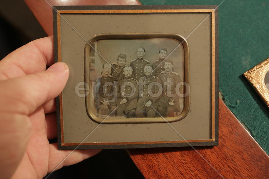 Коллекционер дагерротипов Александр Савинов. Старинная фотокарточка из коллекции 