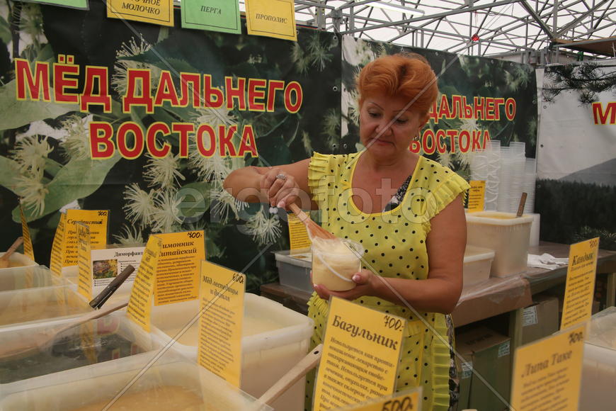 Всероссийская ярмарка меда в Коломенском
