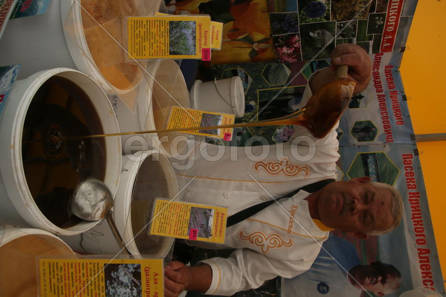 Всероссийская ярмарка меда в Коломенском