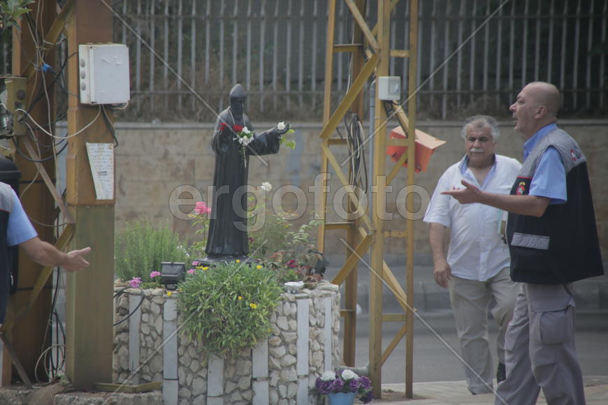 Памятник католическому святому.  Ливан 