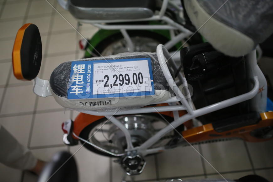 Пекин. Велосипед с электромотором