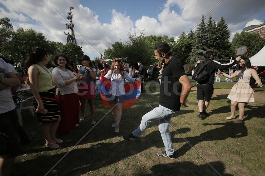 Праздник "Абрикос" в парке Музеон, 10 июля 2016 года. 
