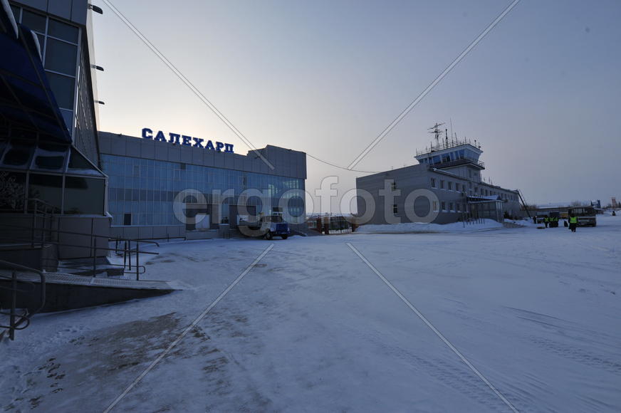 Аэропорт Салехард. Ямало-ненецкий  автономный округ. Город Салехард, поселок Лабытнанги. фото Сергей