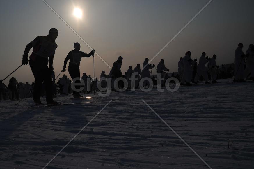 Лыжная гонка Лыжня-России-2012 в подмосковной Яхроме. фото Сергей Шахиджанян 12 февраля 2012 года. 