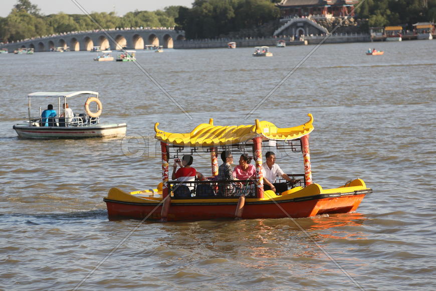 Пекин.  Летний императорский дворец.