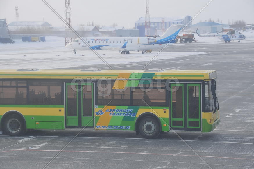 Аэропорт Салехард. Ямало-ненецкий  автономный округ. Город Салехард, поселок Лабытнанги. фото Сергей