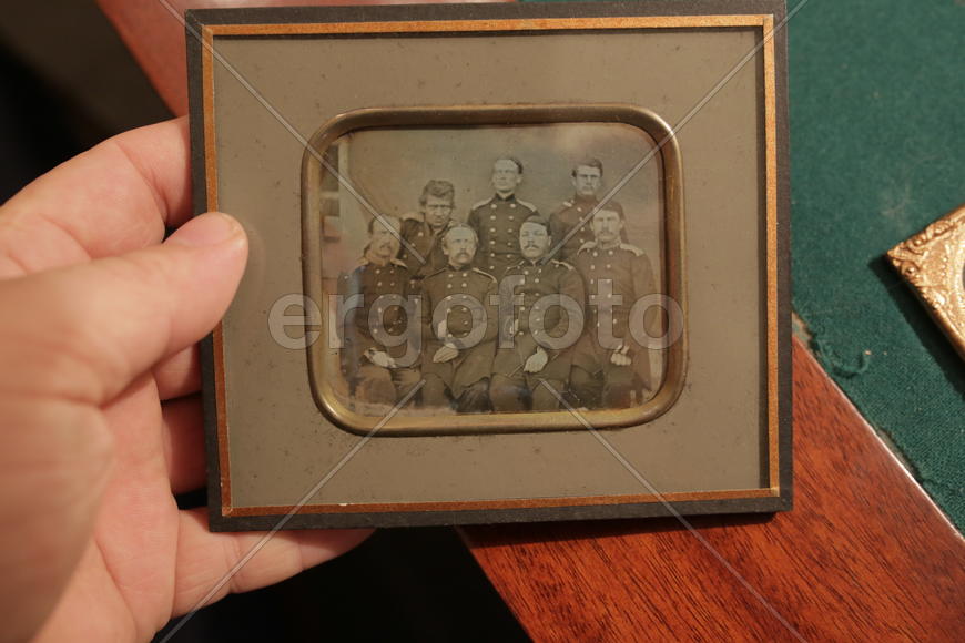 Коллекционер дагерротипов Александр Савинов. Старинная фотокарточка из коллекции 